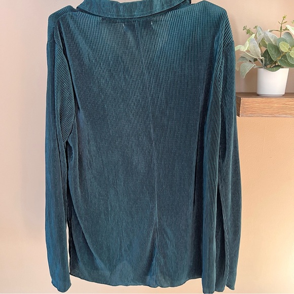 blouse - Picture 3 of 4